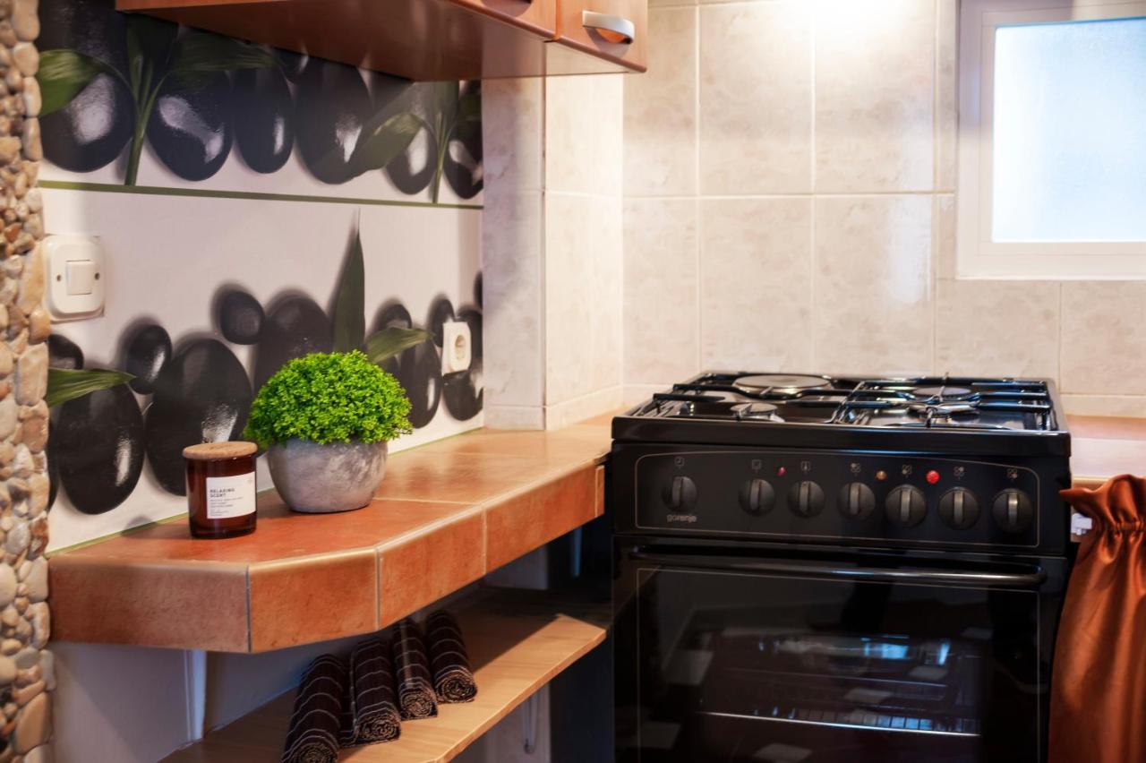 Ap Downtown Apartment Ровин Екстериор снимка