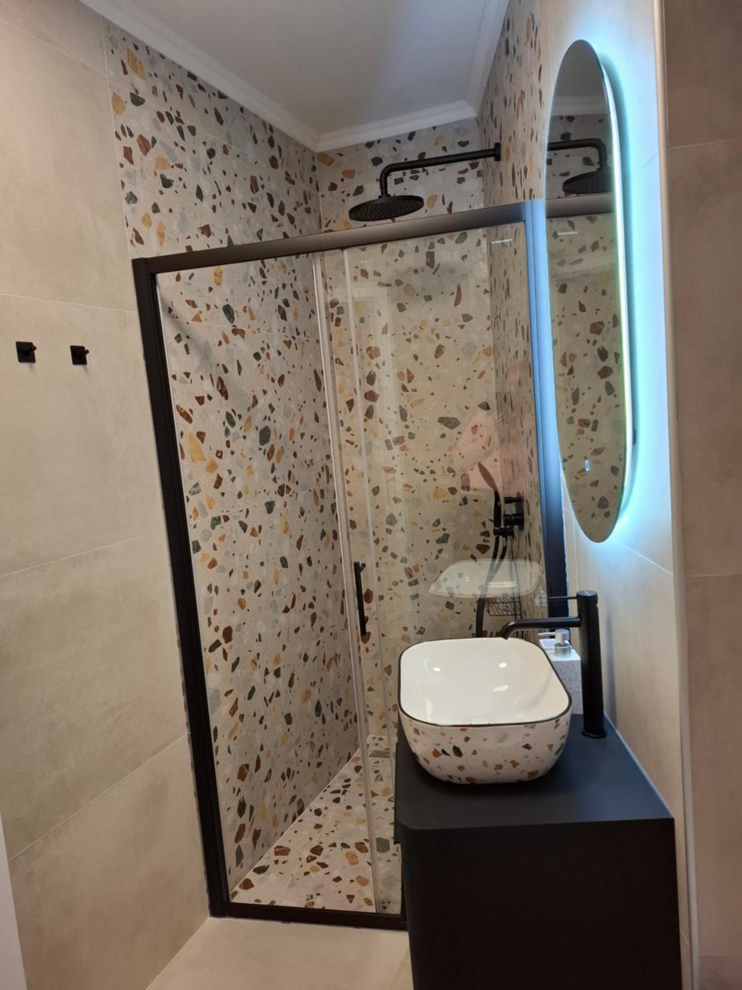 Ap Downtown Apartment Ровин Екстериор снимка